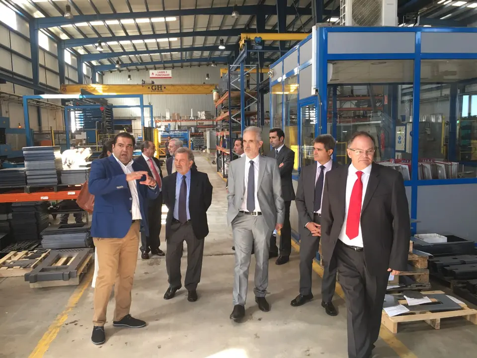 Visita a las instalaciones de la empresa lucentina Bronpi Calefacci&oacute;n (FOTO: cedida)