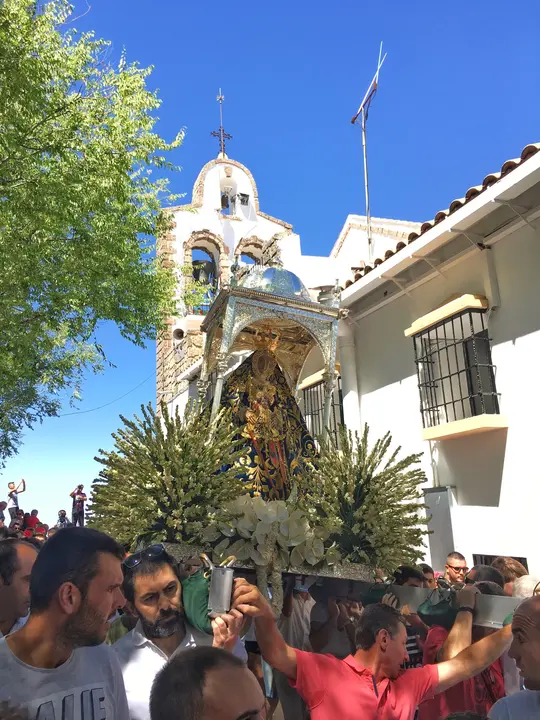 La Virgen de la Sierra en la Romer&iacute;a de Votos y Promesas 2018 (FOTO: archivo)