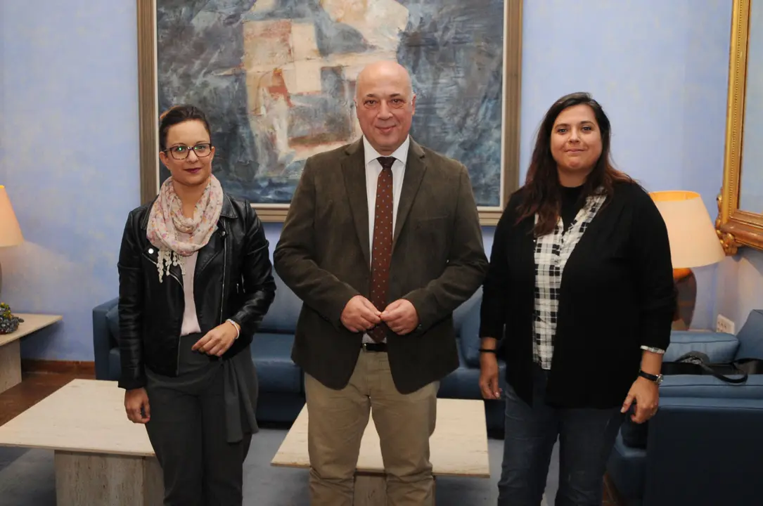 Firma del convenio entre la Diputaci&oacute;n de C&oacute;rdoba y la Asociaci&oacute;n Consortium Local-Global (FOTO: cedida)