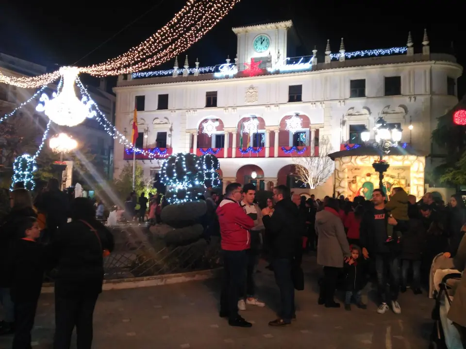 Priego tambi&eacute;n dio la bienvenida a la Navidad ayer (FOTO: cedida)