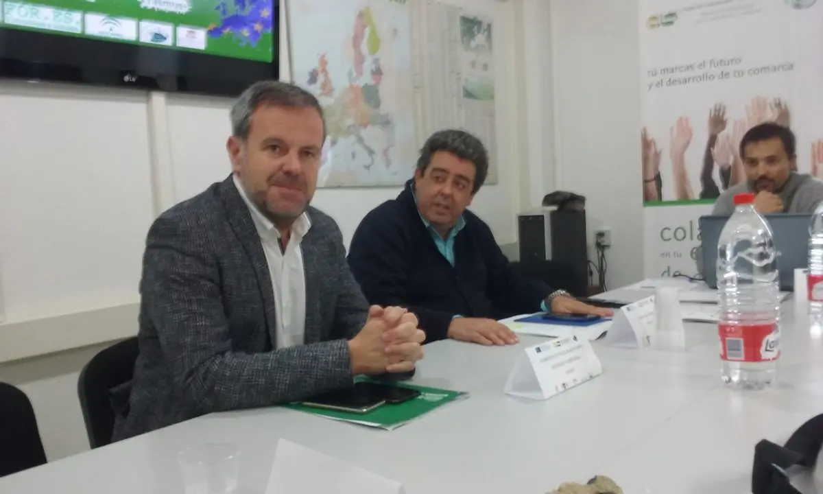 Algar, junto al gerente del GDR Subb&eacute;tica, Francisco M&eacute;rida, esta ma&ntilde;ana (FOTO: cedida)