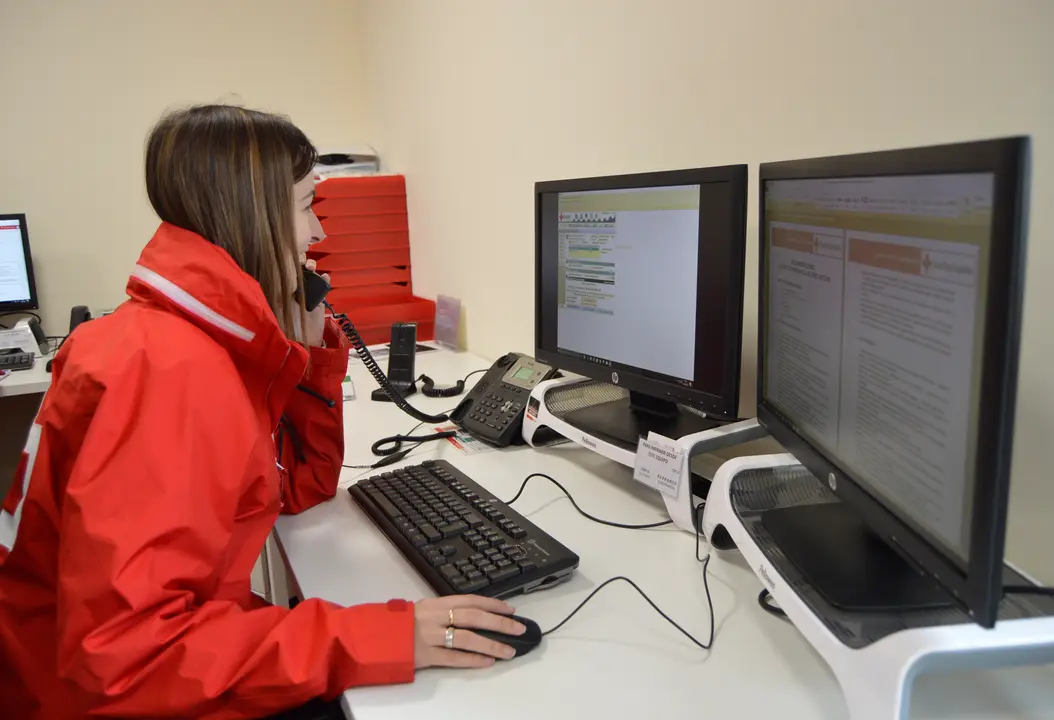 Servicio telef&oacute;nico de Cruz Roja en el programa 'Ola de fr&iacute;o' (FOTO: cedida)