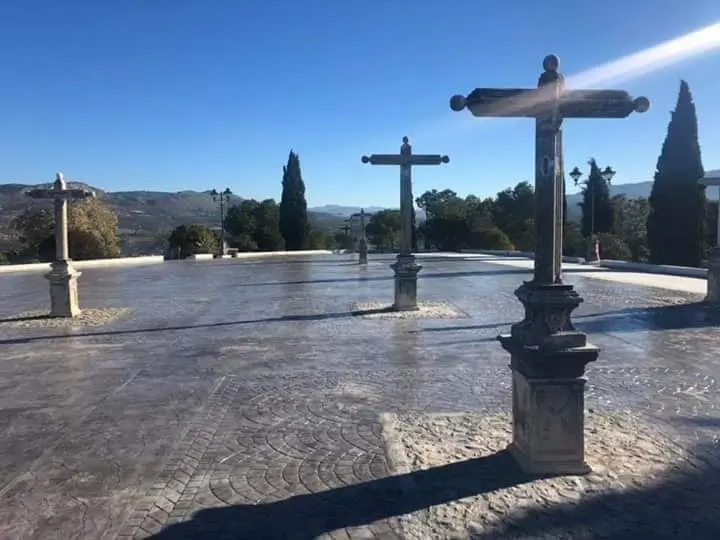 Aspecto de la explanada del Calvario de Priego tras su remodelacion (FOTO: cedida)
