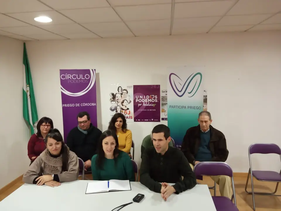 Velarde, Franco y L&oacute;pez, el pasado viernes en la sede del C&iacute;rculo de Podemos Priego [FOTO: cedida]