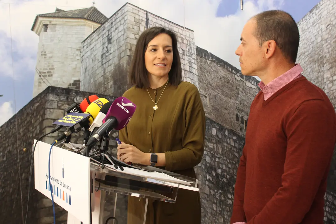 Araceli Bergillos presenta Surmueble 2019 junto a Juanjo Franco (FOTO: cedida)