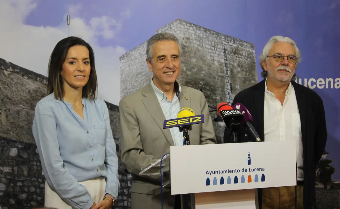 uan P&eacute;rez, junto a Araceli Bergillos y Agust&iacute;n Galiana (FOTO: cedida)