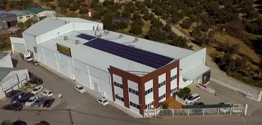 F&aacute;brica de la empresa Jovianes, en Izn&aacute;jar (FOTO: cedida)