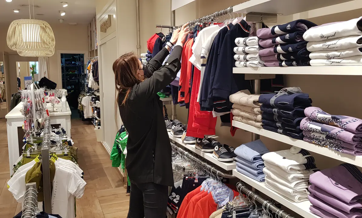 Comercio textil en Lucena, uno de los sectores incluidos en las ayudas 'Reemprende' del Ayuntamiento (FOTO: cedida)