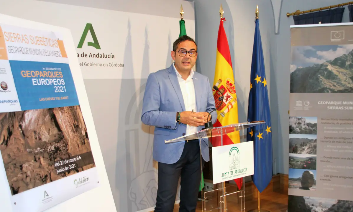 Aloisio presenta el programa de actividades de la Semana de los Geoparques Europeos en el Parque Natural de las Sierras Subb&eacute;ticas (FOTO: cedida)