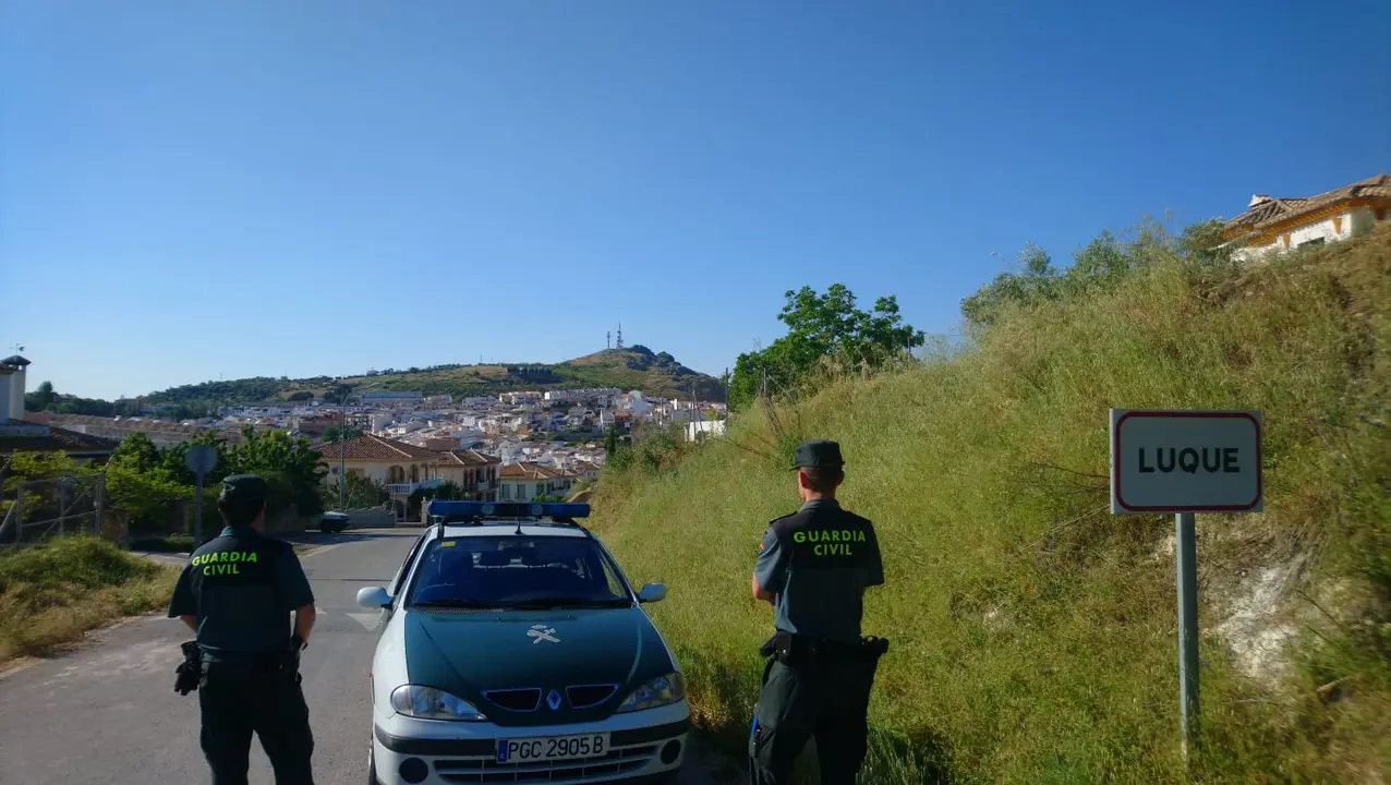 Patrulla de la Guardia Civil en Luque (FOTO: cedida)