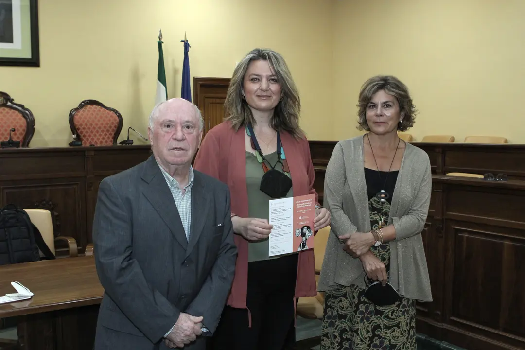 Presentaci&oacute;n del ciclo de conferencias 'Mujeres lucentinas' (FOTO: cedida)