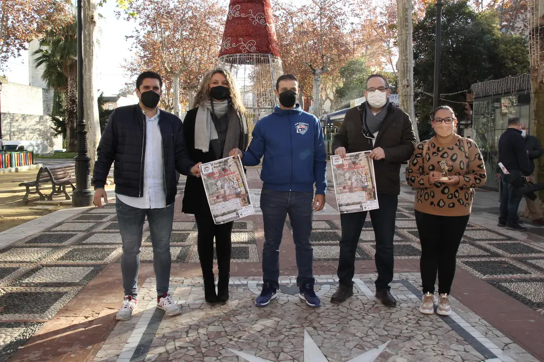 Presentaci&oacute;n del torneo ben&eacute;fico 'Zapatillas Solidarias', en Lucena (FOTO: cedida)
