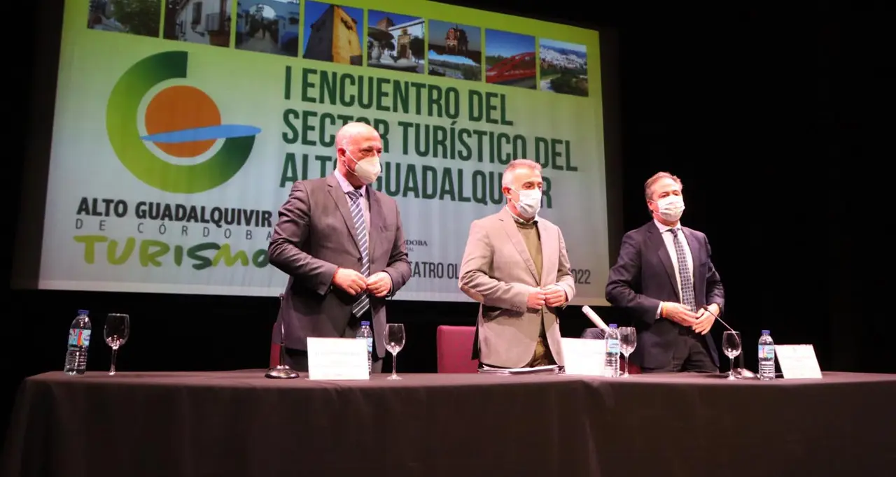 Antonio Ruiz, presidente de la Diputaci&oacute;n, en un encuentro sobre turismo en Villa del R&iacute;o (FOTO: cedida)