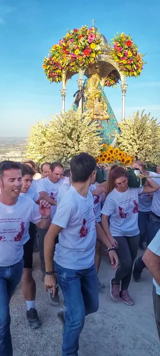 Subida de Mar&iacute;a Sant&iacute;sima a su Santuario en 2023 (FOTO: Carlos Gonz&aacute;lez Cabrera)