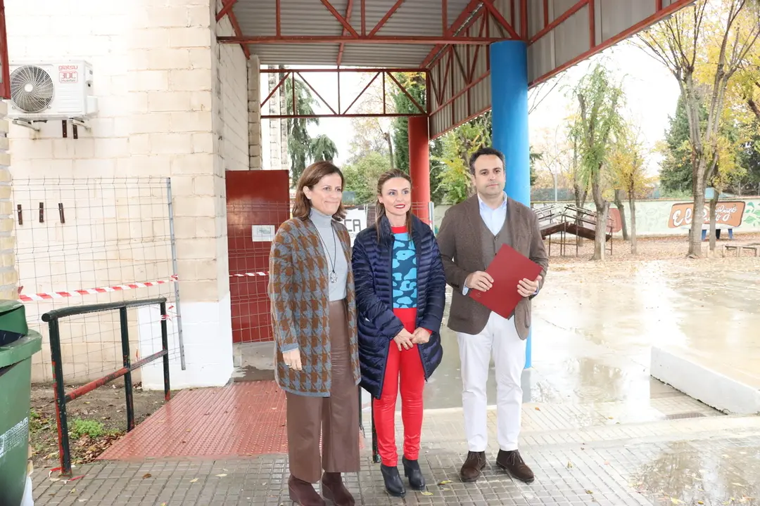 Visita a las obras de reforma dekl gimnasio del CEIP 'El Prado' (FOTO: cedida)