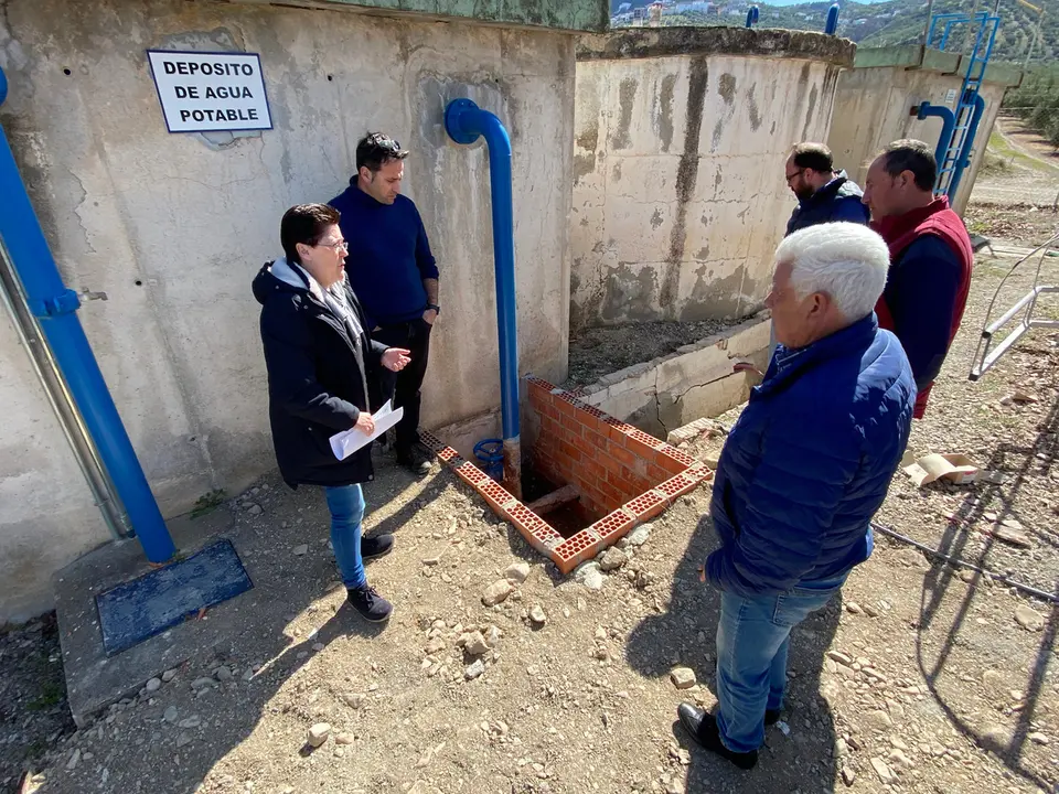 La alcaldesa, Mari Fe Mu&ntilde;oz, visita infraestructuras hidr&aacute;ulicas mejoradas por el Ayuntamiento de Fuente-T&oacute;jar (FOTO: archivo)