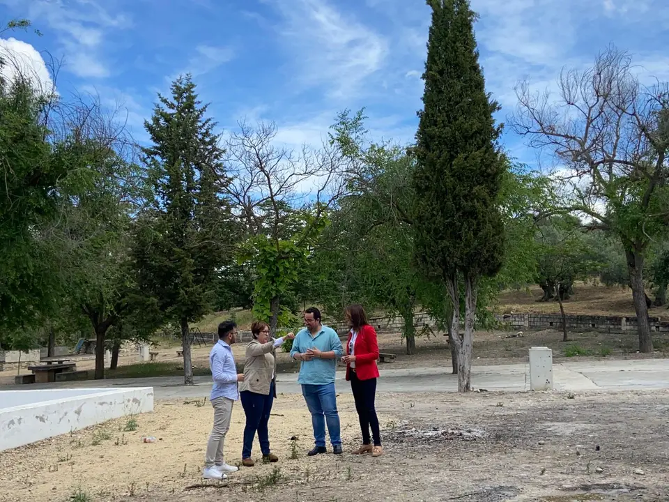 Responsables municipales de Monturque y Moriles visitan el Parque Periurbano 'El Perez&oacute;n' (FOTO: cedida)