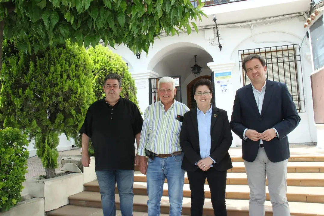Visita del presidente del GDR a Fuente-T&oacute;jar (FOTO: cedida)