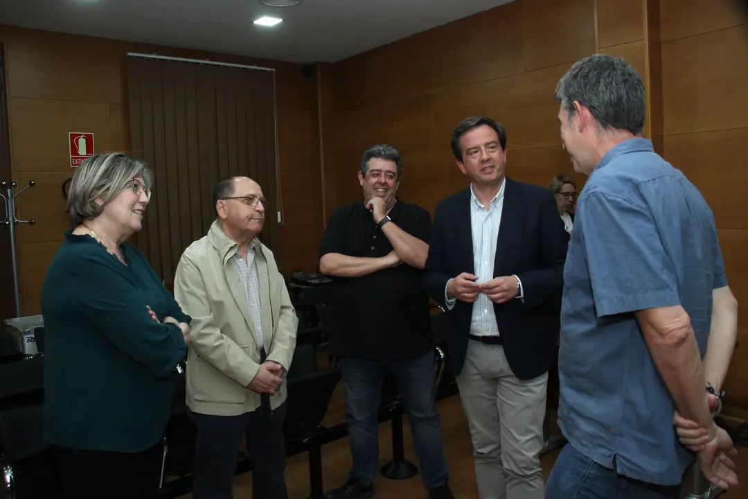 Visita del presidente del GDR a Do&ntilde;a Menc&iacute;a (FOTO: cedida)