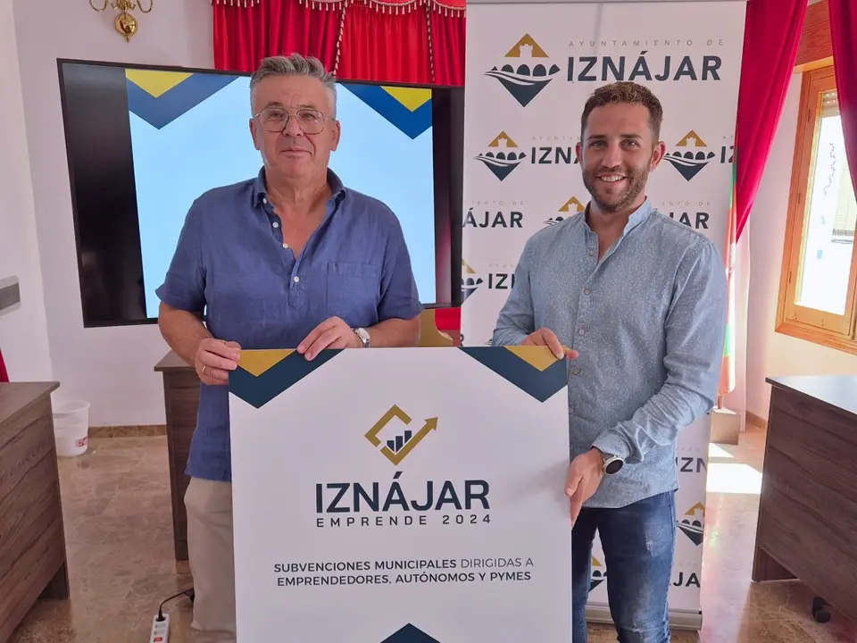 Lope Ruiz y David Padilla presentan la convocatoria 2024 del programa 'Izn&aacute;jar Emprende' (FOTO: cedida)