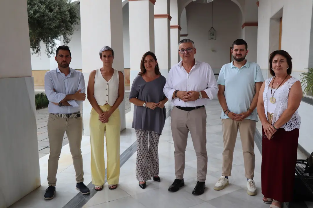 Visita de responsables municipales iznaje&ntilde;os al Parlamento de Andaluc&iacute;a (FOTO: cedida)