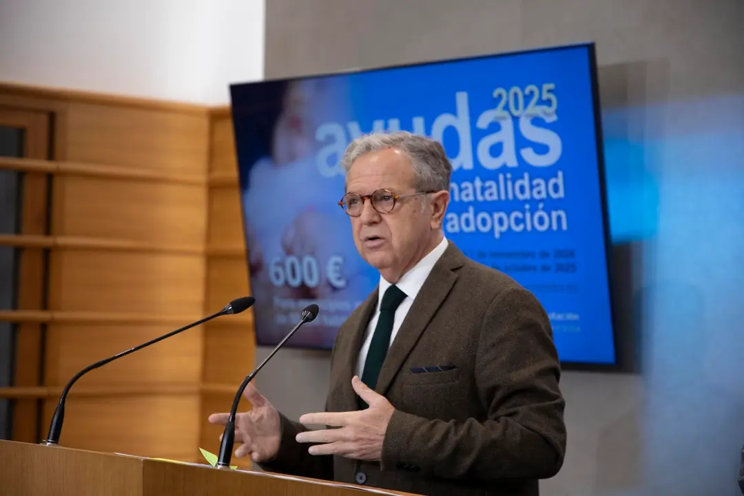 Salvador Fuentes presenta las Ayudas a la Natalidad de la Diputaci&oacute;n de C&oacute;rdoba 2025 (FOTO: cedida)