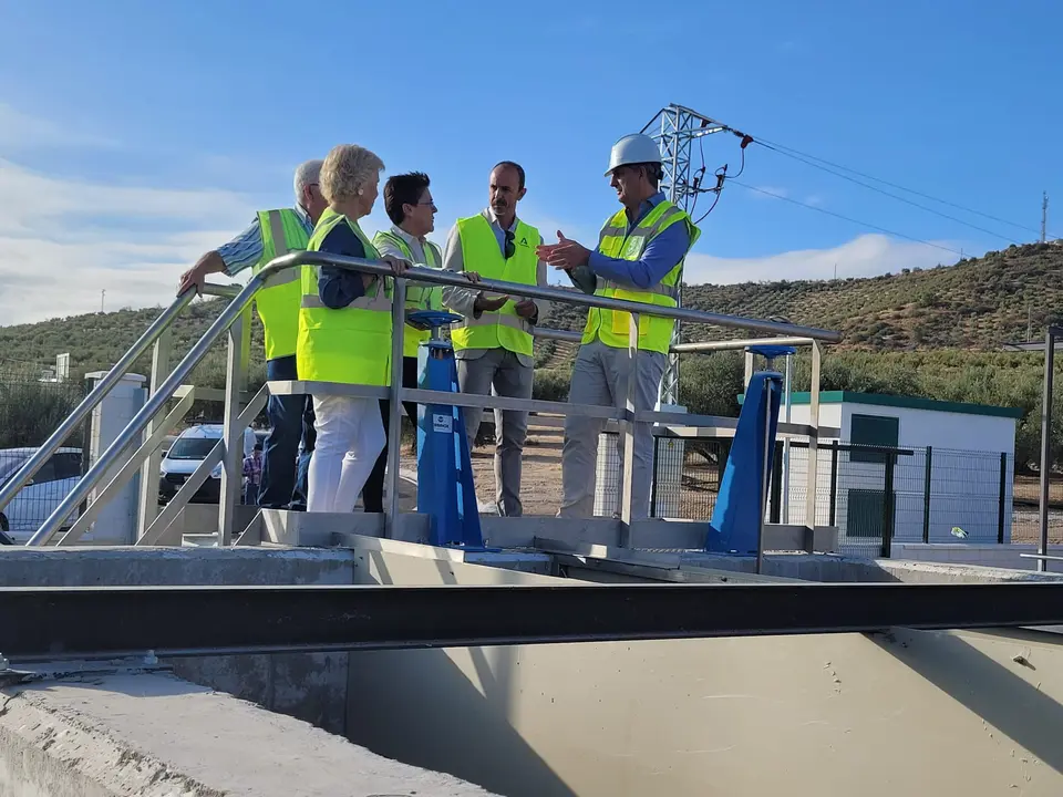 Visita a la EDAR de Fuente-T&oacute;jar (FOTO: cedida)