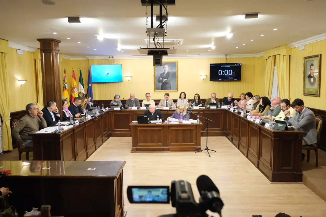 Sesi&oacute;n plenaria en el Ayuntamiento de Cabra (FOTO: cedida)