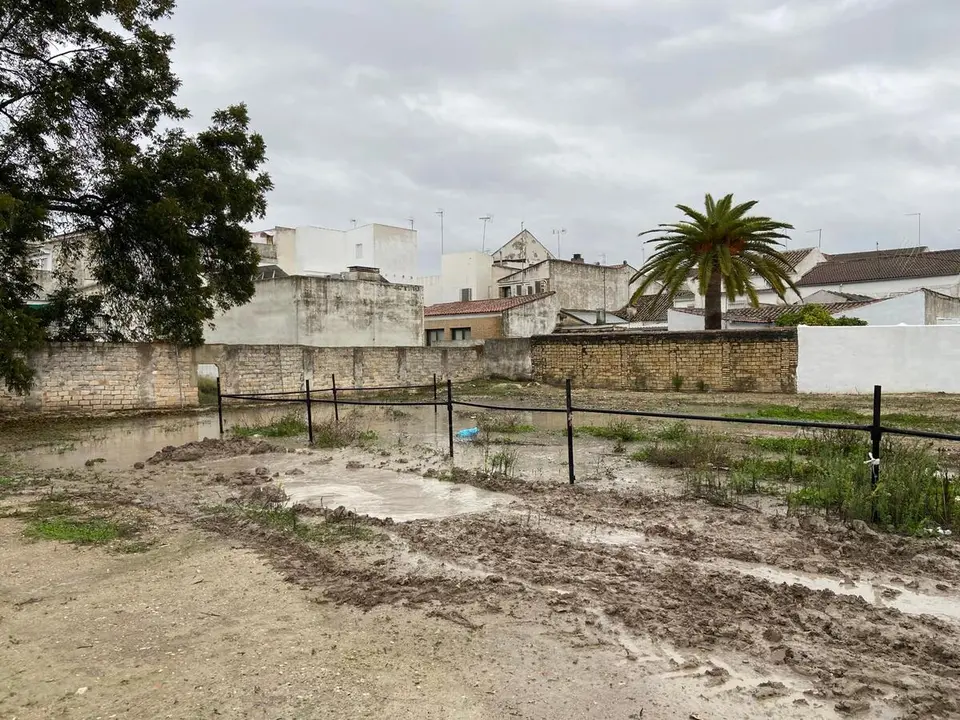 Actual aspecto de la Plaza de España de Moriles (FOTO: cedida)