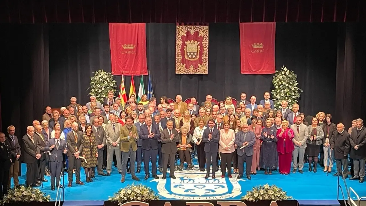 Homenaje a las corporaciones democr&aacute;ticas con motivo del D&iacute;a de Cabra 2024 (FOTO: cedida)