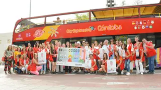 Voluntarios de Cruz Roja en campa&ntilde;a de venta del Sorteo del Oro 2023 (FOTO: Cruz Roja)