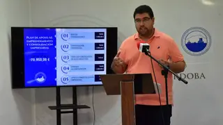 Jos&eacute; Guzm&aacute;n presenta el Plan Local de Apoyo al Emprendimiento y Consolidaci&oacute;n de Empresas en Priego (FOTO: cedida)