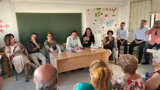 Primera reuni&oacute;n con los vecinos de Las Navas del Selpillar por el nuevo Gobierno municipal de Lucena (FOTO: cedida)