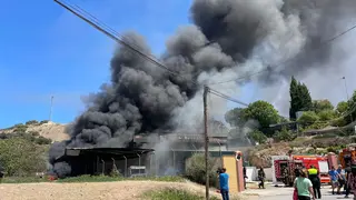 Incendio en la nave del ahora detenido (FOTO: archivo)
