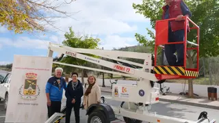 Nueva m&aacute;quina elevadora para el Ayuntamiento de Fuente-T&oacute;jar (FOTO: cedida)