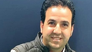 Chema Riquelme, cartelista del Carnaval de Cabra 2024 (FOTO: cedida)