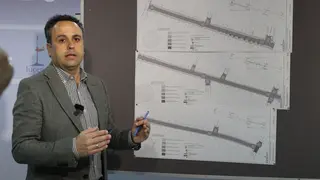 Javier Pineda explica el proyecto de reforma de la calle Catalina Mar&iacute;n, en Lucena (FOTO: cedida)