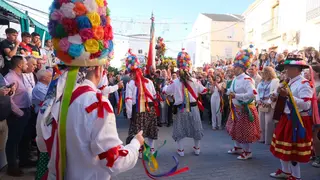 Danzantes de San Isidro, en Fuente-T&oacute;jar (FOTO: cedida)