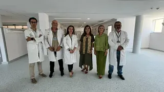 Botella visita el nuevo bloque quir&uacute;rgico del Hospital Infanta Margarita de Cabra (FOTO: cedida)