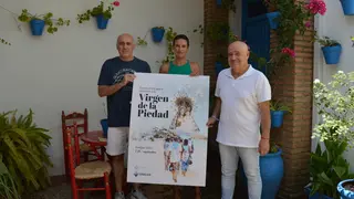 Presentaci&oacute;n del cartel y la programaci&oacute;n de las Fiestas Patronales de Izn&aacute;jar (FOTO: cedida)