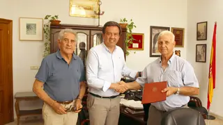 Convenio entre el Ayuntamiento y la Sociedad de Cazadores de Lucena (FOTO: cedida)