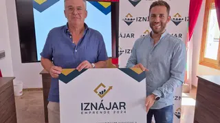 Lope Ruiz y David Padilla presentan la convocatoria 2024 del programa 'Izn&aacute;jar Emprende' (FOTO: cedida)