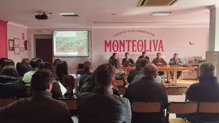 Jornadas sobre ayudas de la Junta a j&oacute;venes agricultores en Cabra (FOTO: cedida)