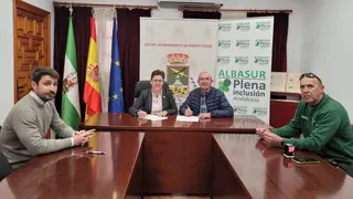 Convenio entre Albasur y el Ayuntamiento de Fuente-T&oacute;jar para el mantenimiento de zonas verdes (FOTO: cedida)