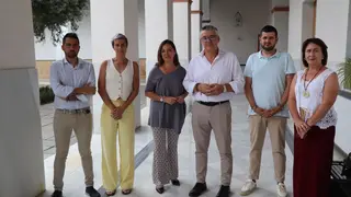 Visita de responsables municipales iznaje&ntilde;os al Parlamento de Andaluc&iacute;a (FOTO: cedida)