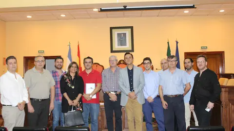 Reuni&oacute;n entre el Consistorio lucentino y empresarios de la madera [FOTO: cedida]