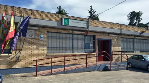 Colegio Andr&eacute;s de Cervantes, en Cabra (FOTO: archivo)