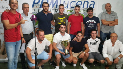 Premiados de la Liga Naturdent, ayer en el Pabell&oacute;n de Lucena (FOTO: cedida)