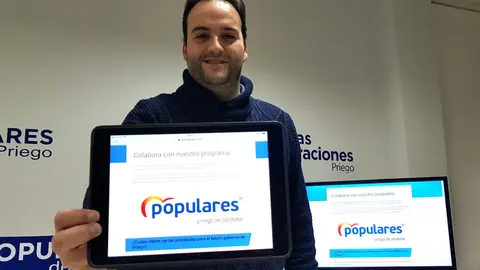 Juan Ram&oacute;n Valdivia presenta la plataforma de encuesta para el programa de los populares de Priego (FOTO: cedida)