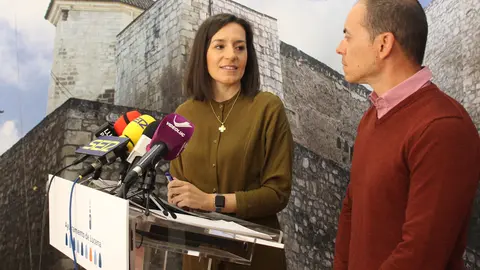 Araceli Bergillos presenta Surmueble 2019 junto a Juanjo Franco (FOTO: cedida)